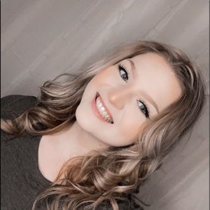 Meet your Posher, Halie